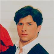 Maestro di danza e canto impartisce lezioni private, prepara per le audizioni